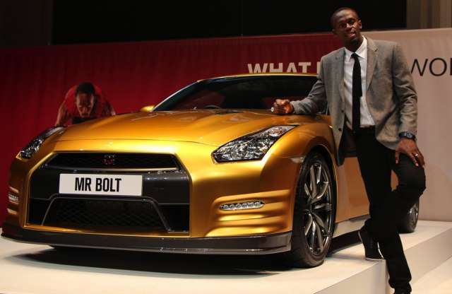 Exkluzív arany Nissan GT-R Usain Boltnak