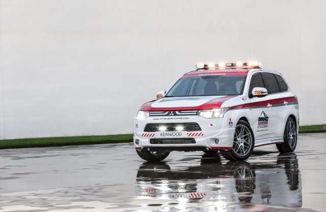 A Mitsubishi adja a hegyi verseny biztonsági autóit