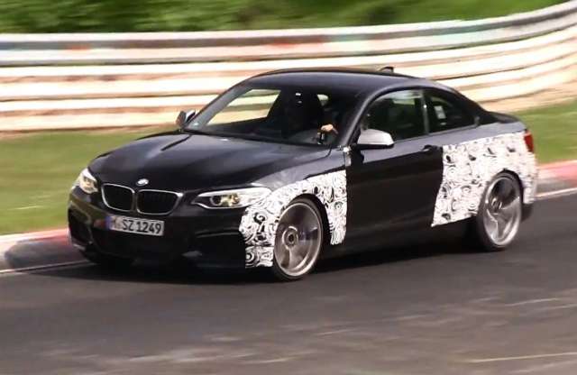 Videó: a BMW M2-est a Nürburgringen tesztelik