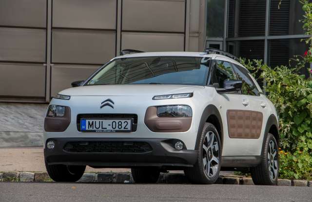 Nagyon egyedi, és 4 190 000 forinttól kapható a Citroën C4 Cactus