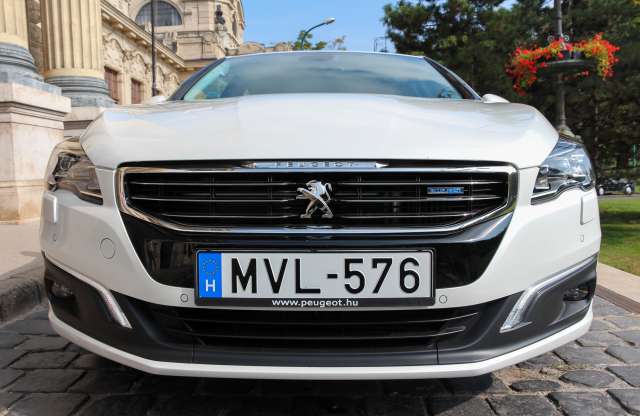 Peugeot 508: új arc, új navigáció, új variánsok, szerényebb fogyasztás