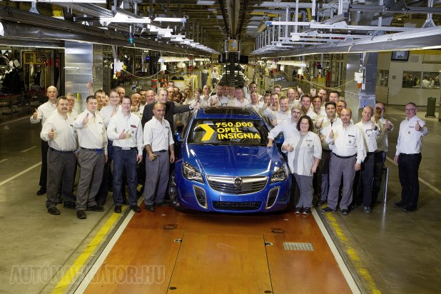 Az Insignia csakis az Opel rüsselsheimi főüzemében készül, 2008-as megjelenése óta immár több mint 750000 példány gördült le belőle