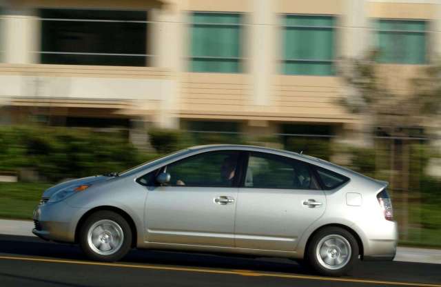 A Toyota 100%-ban újra kívánja hasznosítani hibrid autóinak akkumulátorait
