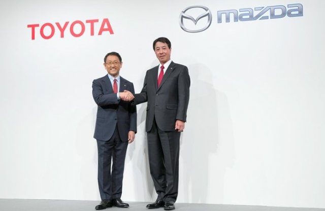 A Toyota hibrid-technológiáját a Mazda Skyactiv motorjaival házasíthatják