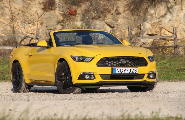 Ford Mustang Convertible 2.3 EcoBoost A6 teszt