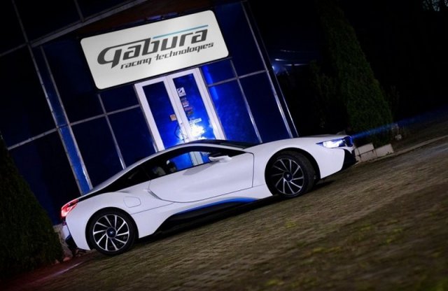 800 lóerős BMW i8-at épít a Gabura Racing