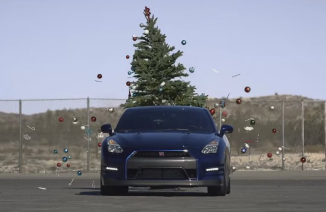 Videó: karácsonyfa-bontás a Nissan szerint