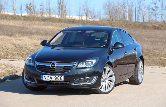 Opel Insignia 2.0 CDTI Cosmo (automata) teszt