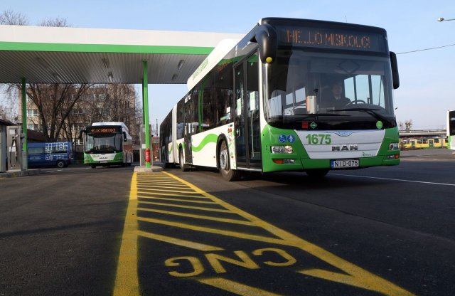 Gázüzemű autóbuszokat vásárolt Miskolc
