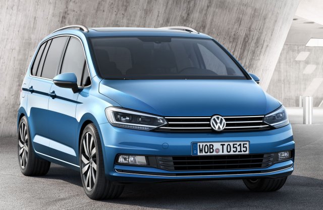 Izmosabb dízel- és benzinmotorokat kap a Volkswagen Touran