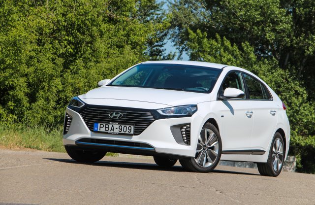 Hyundai Ioniq hybrid Premium Navigation teszt