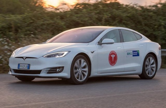 Tesla-híradó: Több mint 1000 km-t tett megy egy töltéssel egy P100D
