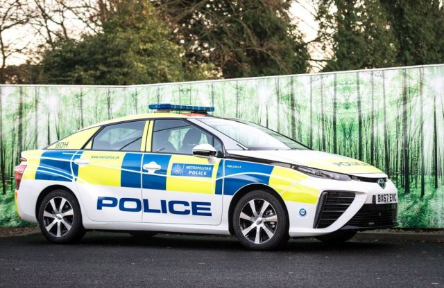 Nyugat-Európában egyre több az üzemanyagcellás taxi, de már rendőrautó is akad