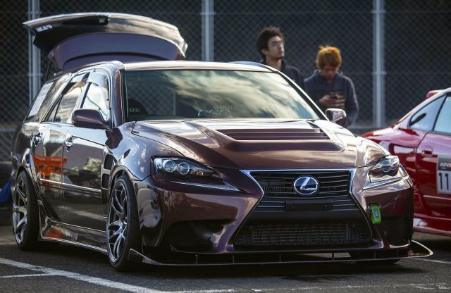 A japán driftvilág ezúttal a Lexus IS-t vette kezelésbe