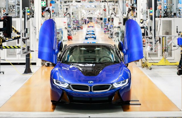 Befejezték az i8 gyártását, de a BMW már készíti az új hibrid sportkocsit