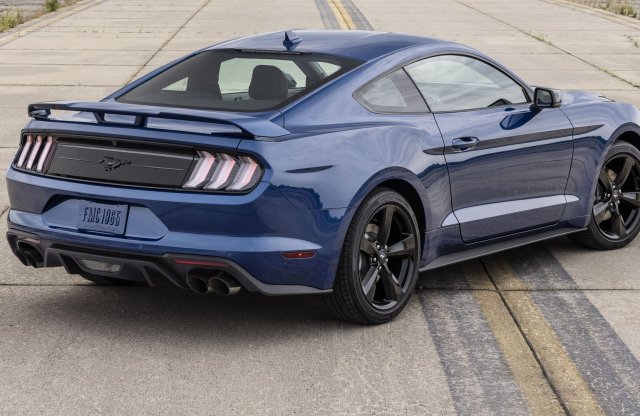 Két új változattal bővíti Mustang termékpalettáját 2022-re a Ford