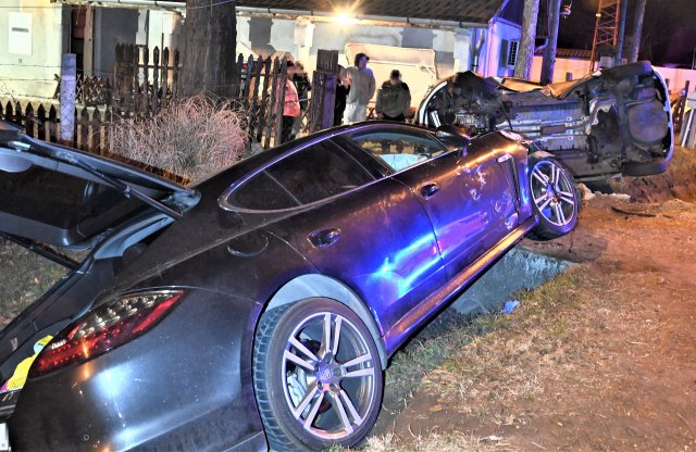 Rengeteg a kérdőjel az ócsai balesetben, egy Porsche ütközött egy Daciával az éjszaka