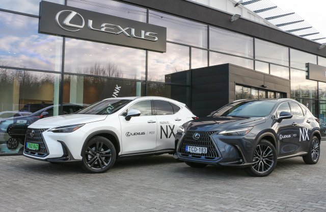 Konnektoros és öntöltő hibridként is vezethető az új Lexus NX a Lexus Pest szalonjában, Újpesten