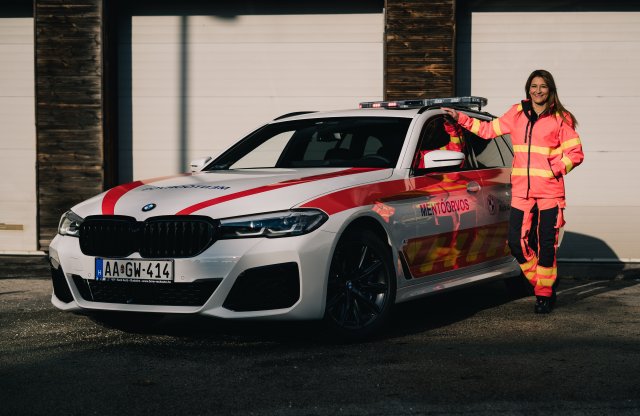 Egy BMW 530d modellel segíti a budaörsi sürgősségi szolgálat munkáját a BMW Rack Autó
