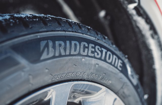 Környezetbarát gumikat tesztel a Bridgestone