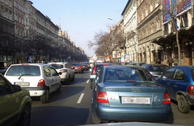 Többen spórolnak az ételen, mint az autón Magyarországon