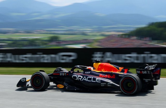 Red Bull siker Ausztriában, életjeleket mutatott a Ferrari, az Aston a Mercedesszel együtt eltűnt