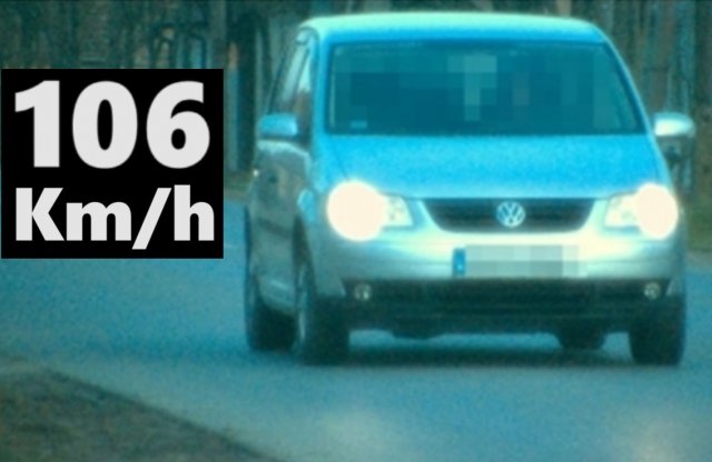 Volvo kombival és Volkswagen egyterűvel dupláztak rá a sebességhatárra Bács-Kiskun vármegyében