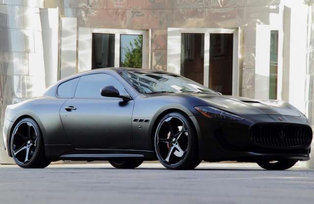 Maserati Gran Turismo talpig feketében