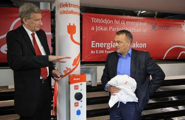 Új elektromos töltők: Tata, Győr, Mosonmagyaróvár is áramot ad