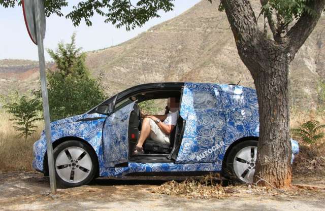 Javában tesztelik a BMW elektromos kisautóját