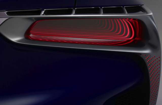Október közepén bemutatják a Lexus LF-LC újabb változatát