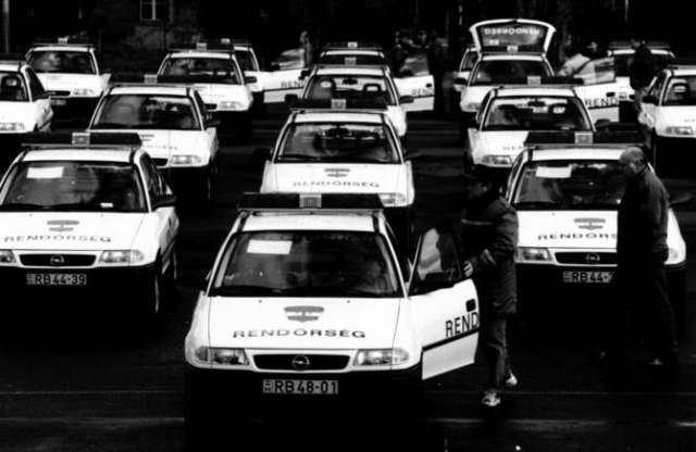 15 év után ismételten Opel Astrát vesz a Rendőrség