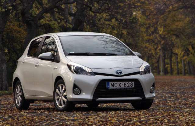 Toyota Yaris 1.5 Hybrid Executive Navi teszt