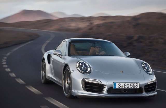 Porsche 911 Turbo: még erősebb, még gyorsabb, csak automata