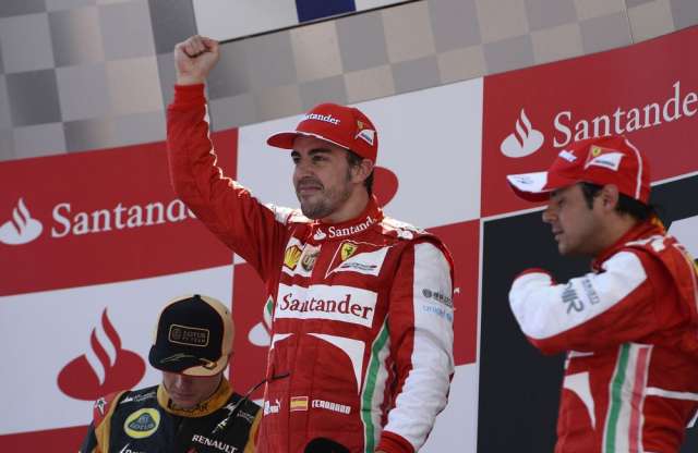 F1: a Mercedes már megint sehol, Räikkönen Vettel nyakán