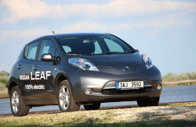Első teszt: magyar úton az Angliában gyártott Nissan Leaf