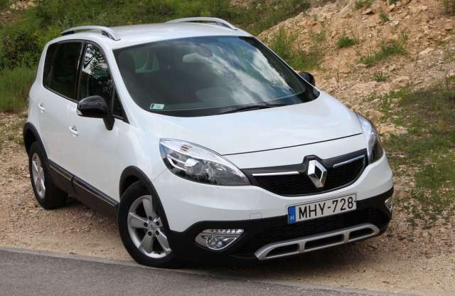 240 000 forintért szabadidő-autós lesz a Renault Scénic