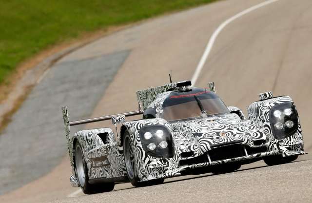 Kész a Porsche versenyautója a 2014-es Le Mans-ra