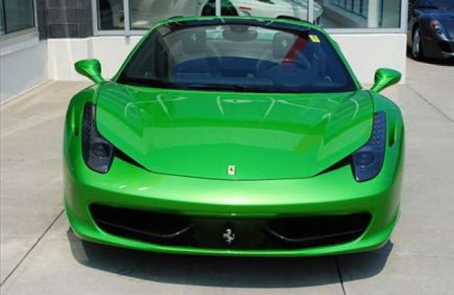 Csak a színe miatt kerül 103 millióba a Ferrari 458 Spider