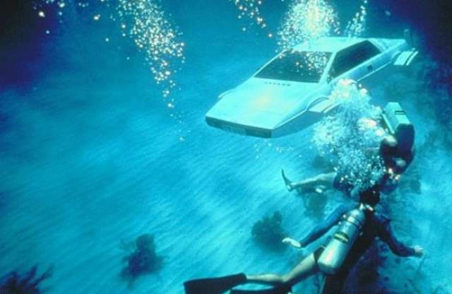 Kalapács alá kerül a Lotus Esprit Submarine