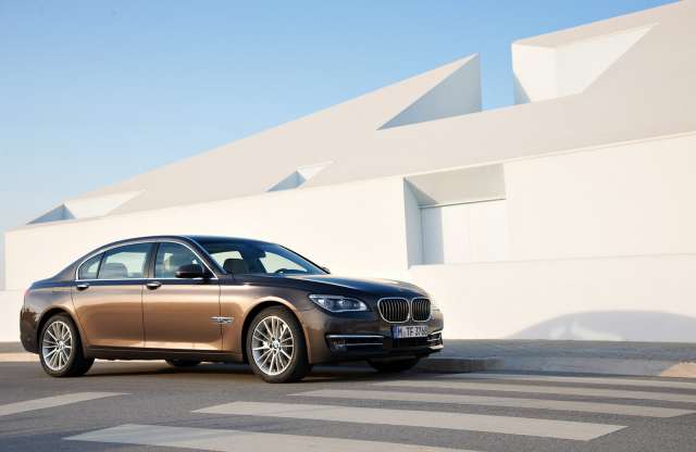 A BMW már most teszteli a 2016-ban várható új 7-es sorozatot