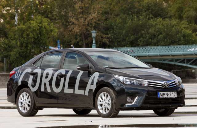 Megmutattuk az új Corollának a budapesti káoszt
