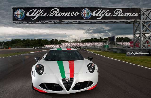 Mert a jóból sosem sok: Alfa Romeo 4C