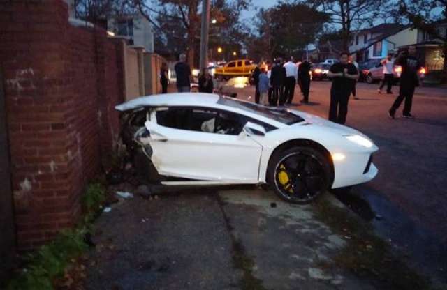 Videón is látható a New York-i Lamborghini-baleset
