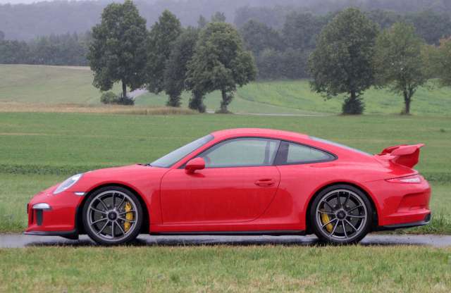 A Porsche 911 GT3 átvizsgálása miatt késik az új példányok átadása