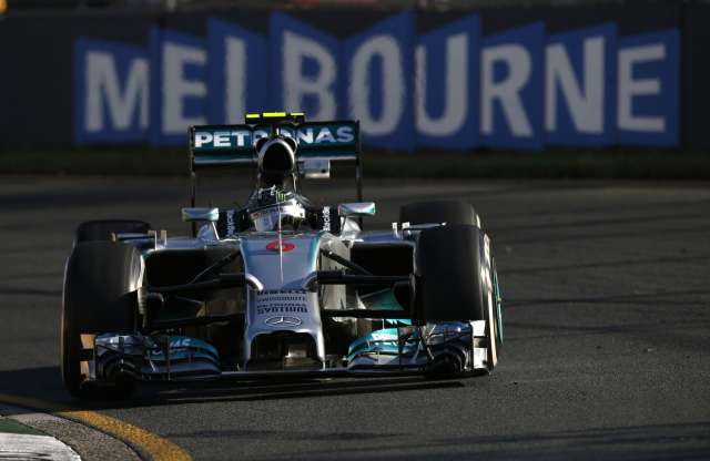 F1: Hamilton és Vettel azonnal kiesett Melbourne-ben