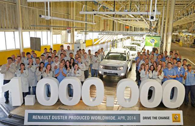 Öt gyár, négy év alatt egymillió Dacia Dustert épített
