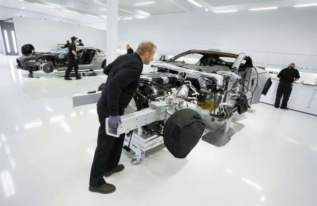 Padlóvázfejlesztésbe fog az Aston Martin