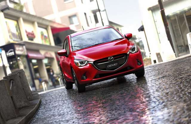 Megkezdődött az új Mazda2 gyártása, ímhol az első képek