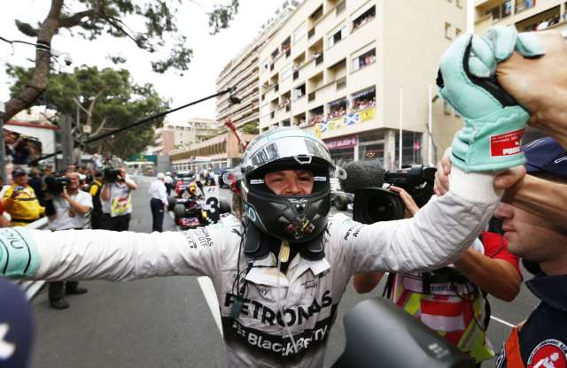Hamilton: újabb pech, Rosberg: újabb pole és újabb esély